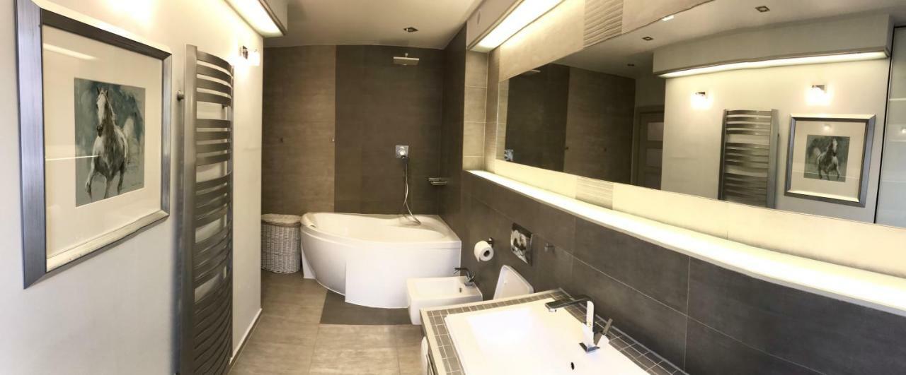 Przystanek Sanok Apartament W Scislym Centrum Ngoại thất bức ảnh